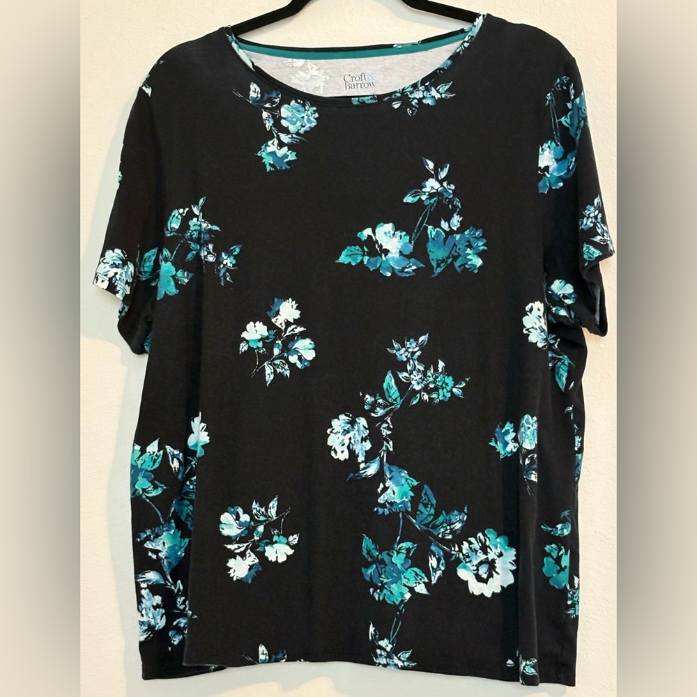 Croft & Barrow Teal and Black Boxy Short Sleeve Tee